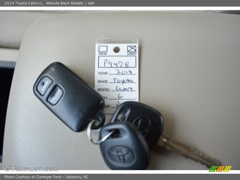 Attitude Black Metallic / Ash 2014 Toyota Camry L