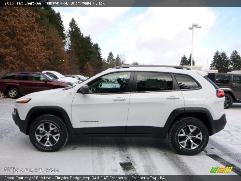 Bright White / Black 2016 Jeep Cherokee Trailhawk 4x4
