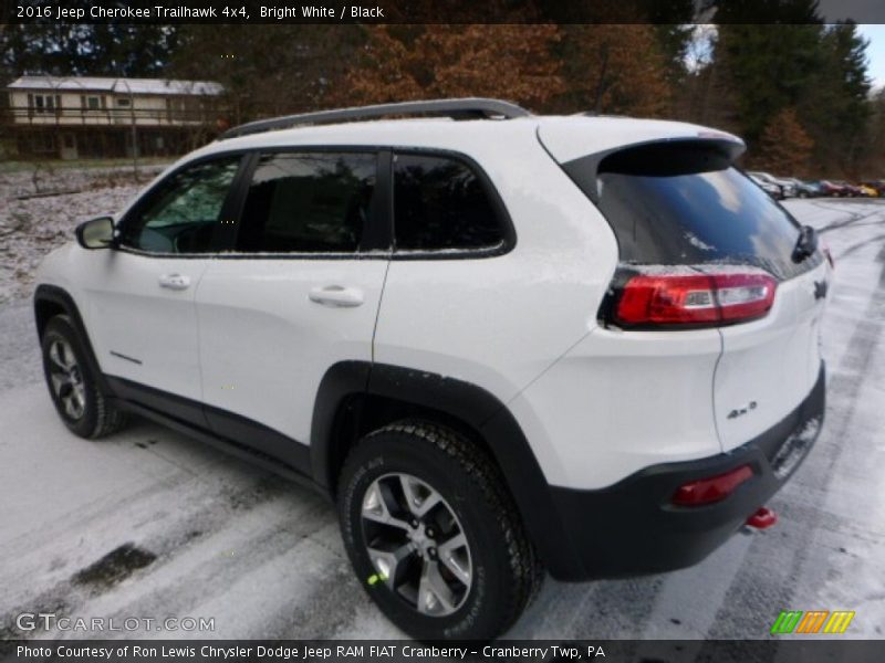 Bright White / Black 2016 Jeep Cherokee Trailhawk 4x4