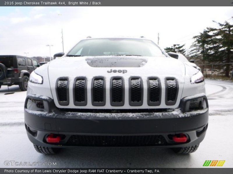 Bright White / Black 2016 Jeep Cherokee Trailhawk 4x4