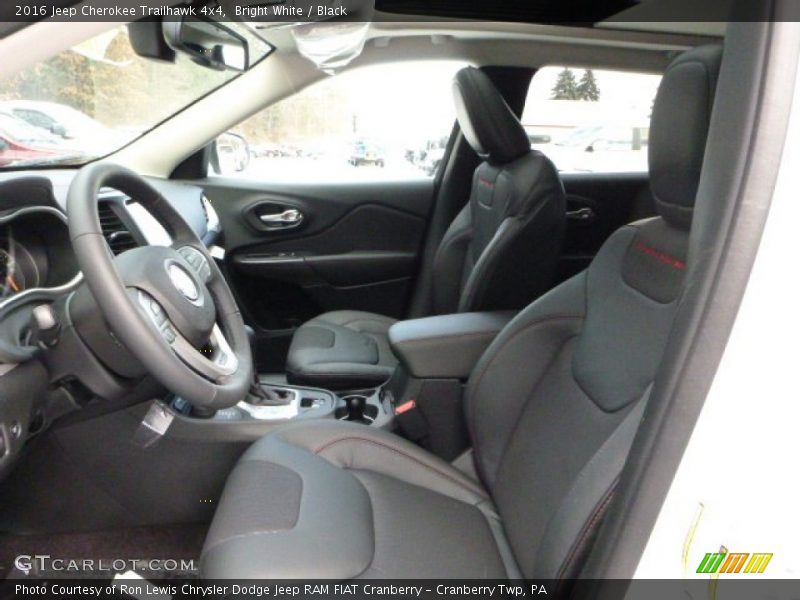 Bright White / Black 2016 Jeep Cherokee Trailhawk 4x4