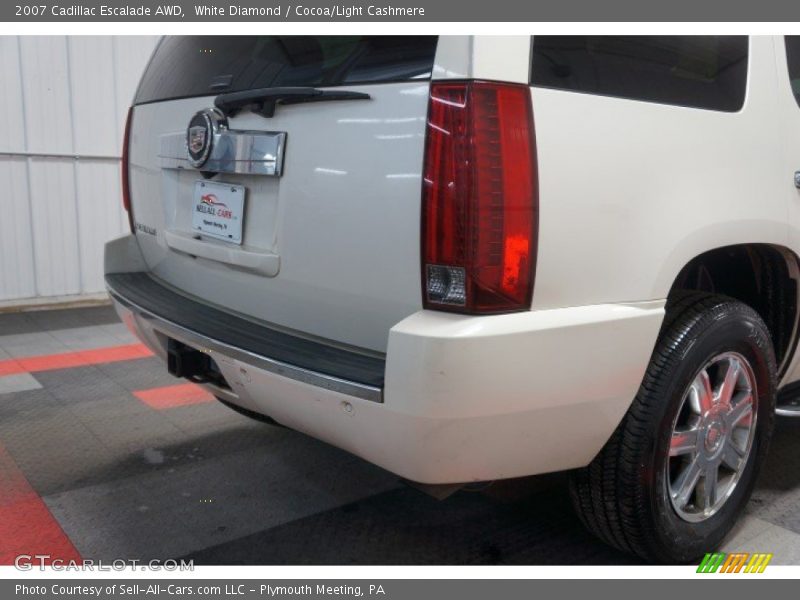 White Diamond / Cocoa/Light Cashmere 2007 Cadillac Escalade AWD