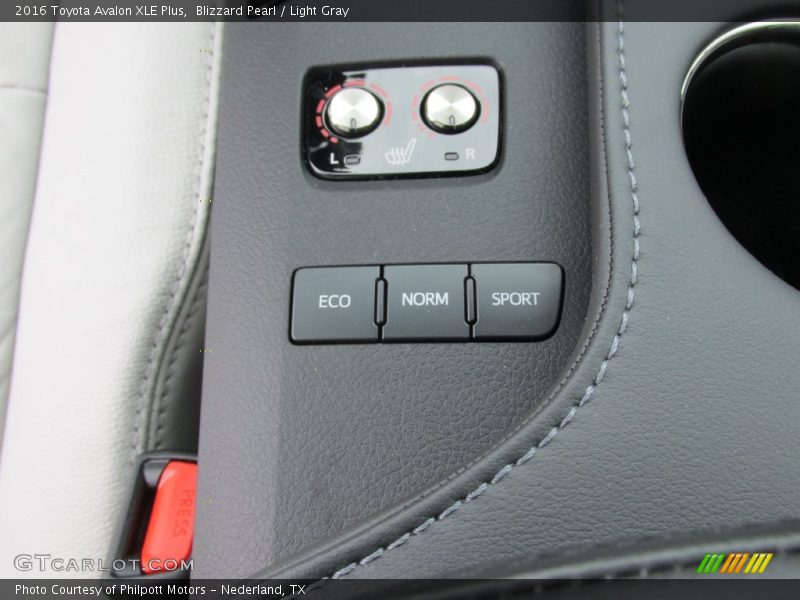 Blizzard Pearl / Light Gray 2016 Toyota Avalon XLE Plus