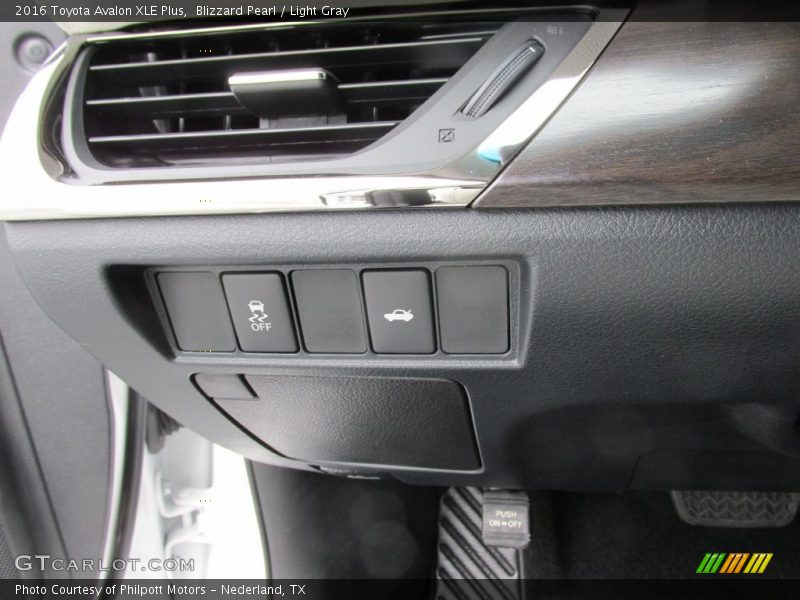 Blizzard Pearl / Light Gray 2016 Toyota Avalon XLE Plus