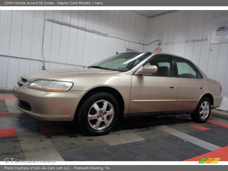 Naples Gold Metallic / Ivory 2000 Honda Accord SE Sedan