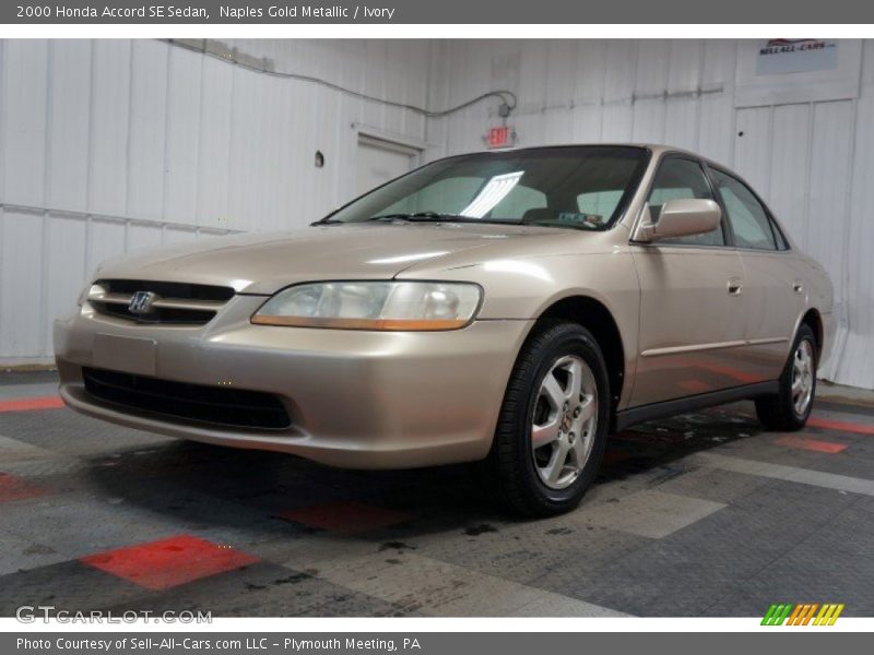 Naples Gold Metallic / Ivory 2000 Honda Accord SE Sedan