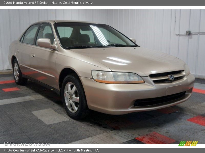 Front 3/4 View of 2000 Accord SE Sedan