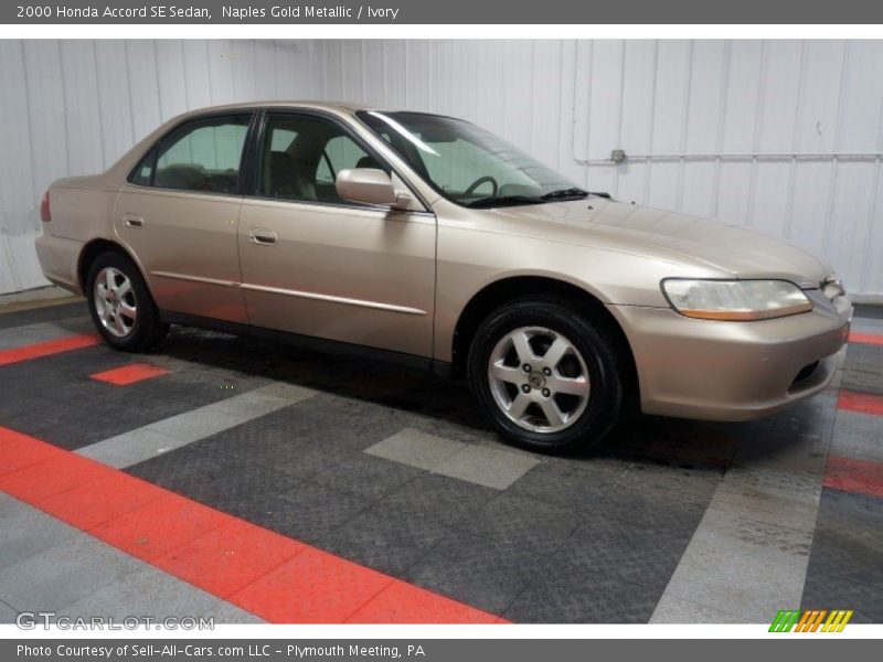 Naples Gold Metallic / Ivory 2000 Honda Accord SE Sedan