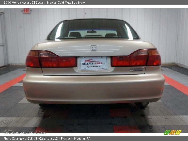 Naples Gold Metallic / Ivory 2000 Honda Accord SE Sedan