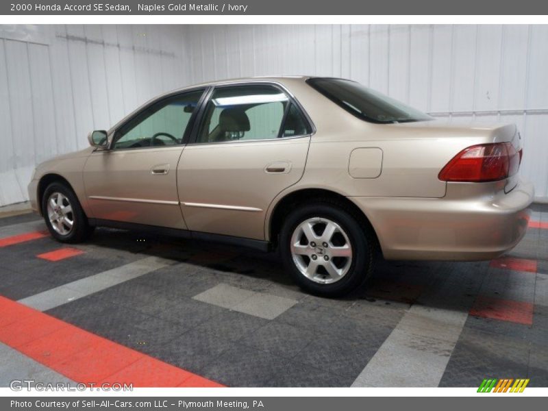 Naples Gold Metallic / Ivory 2000 Honda Accord SE Sedan