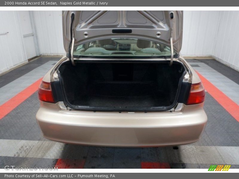 Naples Gold Metallic / Ivory 2000 Honda Accord SE Sedan