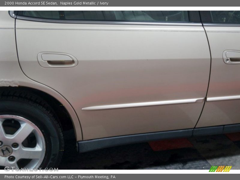 Naples Gold Metallic / Ivory 2000 Honda Accord SE Sedan