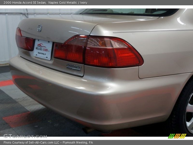 Naples Gold Metallic / Ivory 2000 Honda Accord SE Sedan