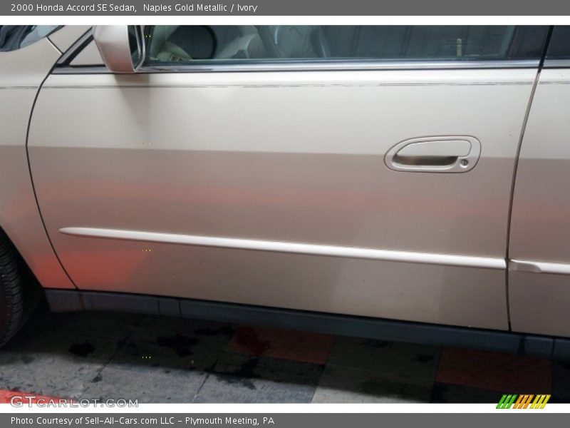 Naples Gold Metallic / Ivory 2000 Honda Accord SE Sedan