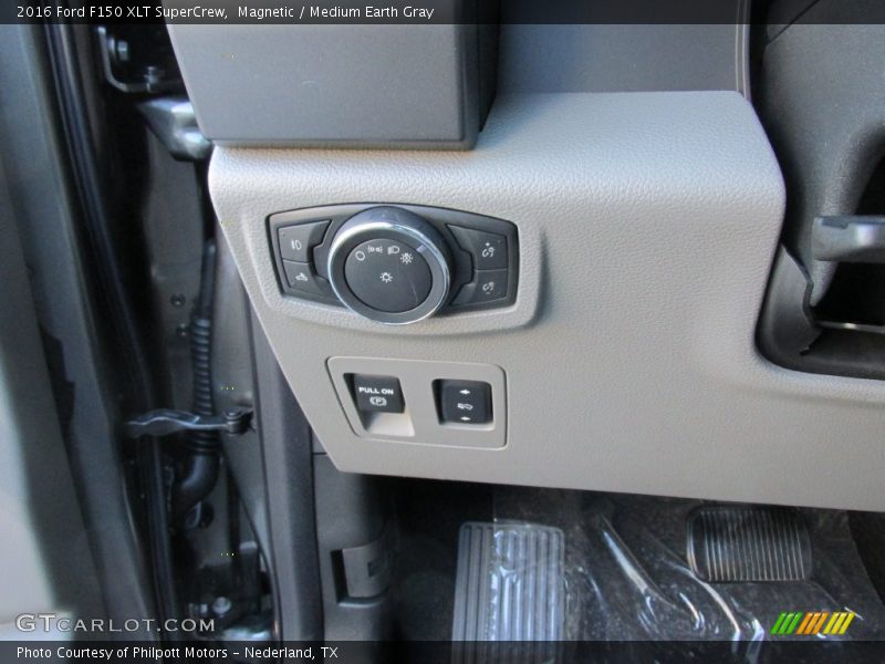 Magnetic / Medium Earth Gray 2016 Ford F150 XLT SuperCrew