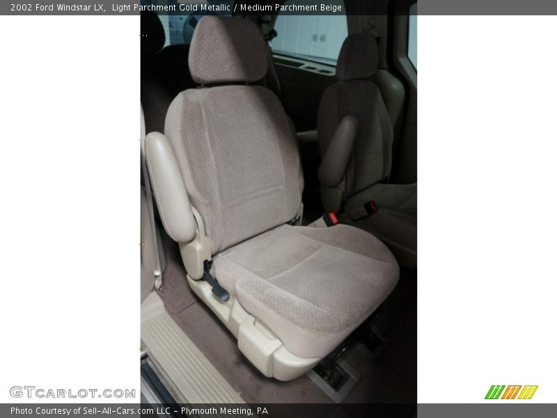 Light Parchment Gold Metallic / Medium Parchment Beige 2002 Ford Windstar LX