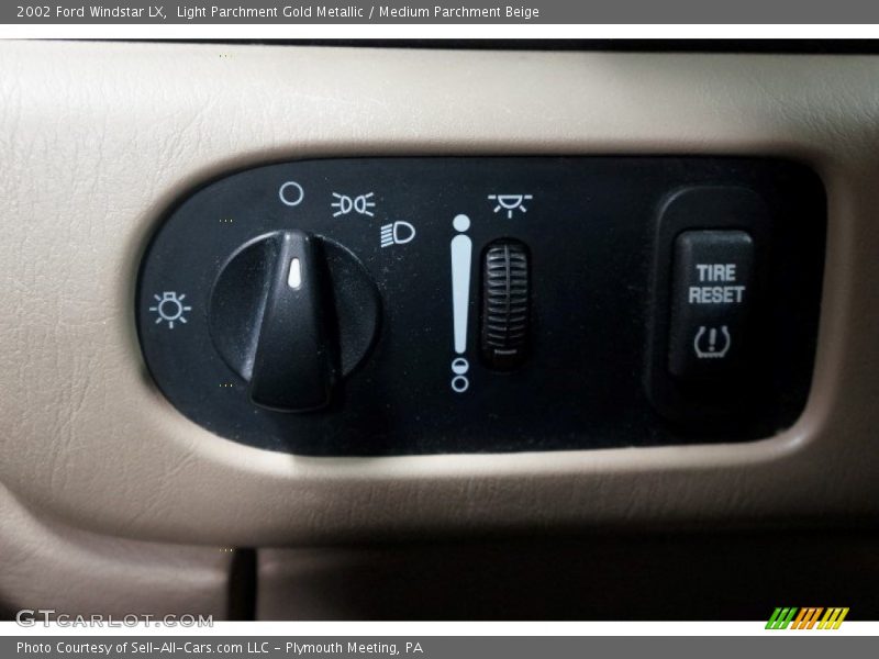 Light Parchment Gold Metallic / Medium Parchment Beige 2002 Ford Windstar LX