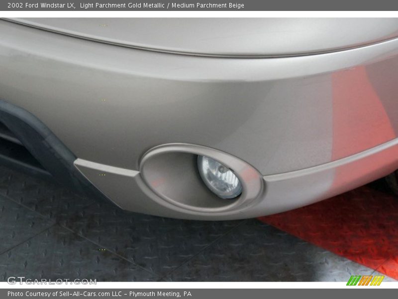 Light Parchment Gold Metallic / Medium Parchment Beige 2002 Ford Windstar LX
