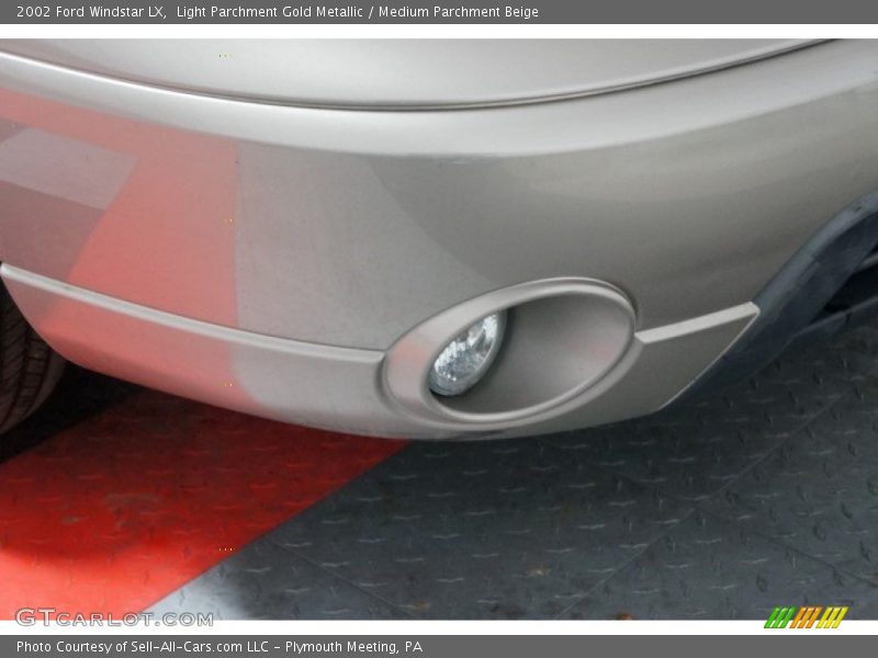 Light Parchment Gold Metallic / Medium Parchment Beige 2002 Ford Windstar LX