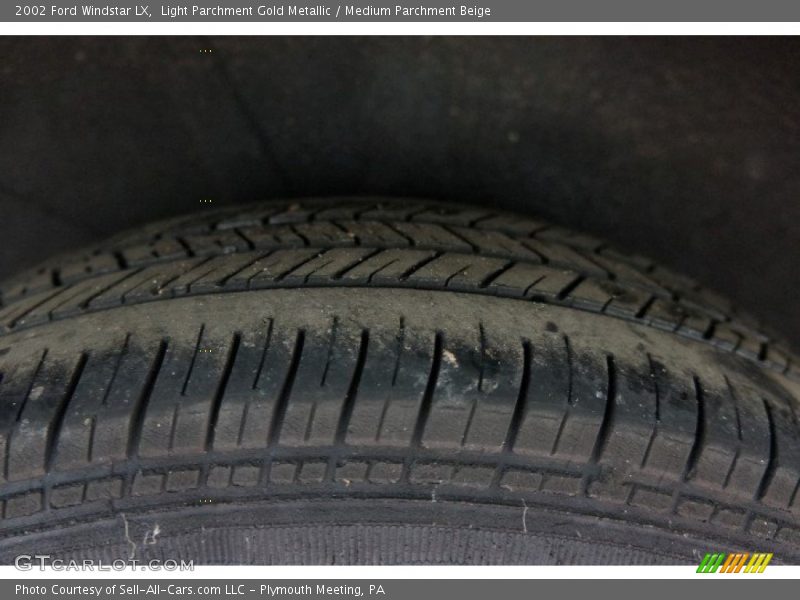 Light Parchment Gold Metallic / Medium Parchment Beige 2002 Ford Windstar LX