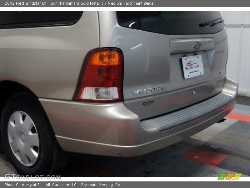 Light Parchment Gold Metallic / Medium Parchment Beige 2002 Ford Windstar LX