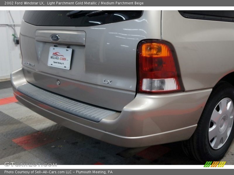 Light Parchment Gold Metallic / Medium Parchment Beige 2002 Ford Windstar LX