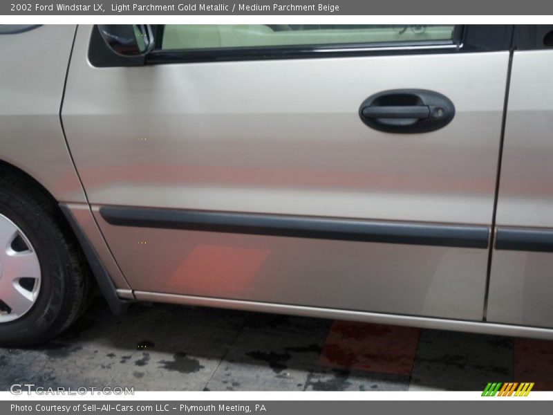 Light Parchment Gold Metallic / Medium Parchment Beige 2002 Ford Windstar LX