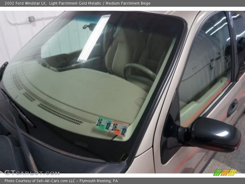 Light Parchment Gold Metallic / Medium Parchment Beige 2002 Ford Windstar LX
