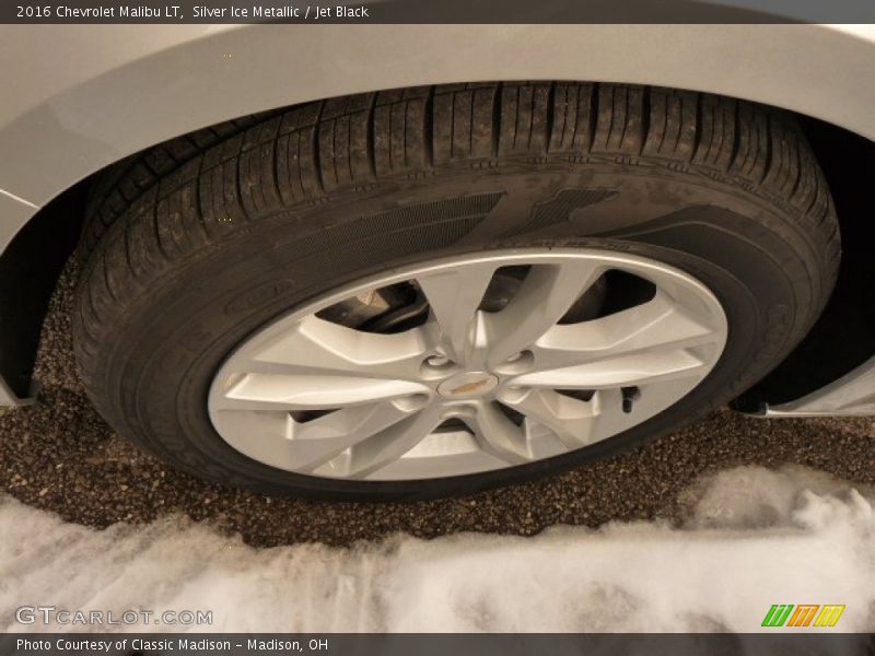 Silver Ice Metallic / Jet Black 2016 Chevrolet Malibu LT