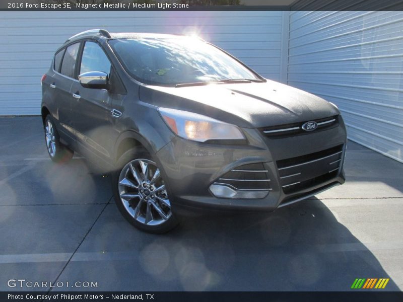 Magnetic Metallic / Medium Light Stone 2016 Ford Escape SE