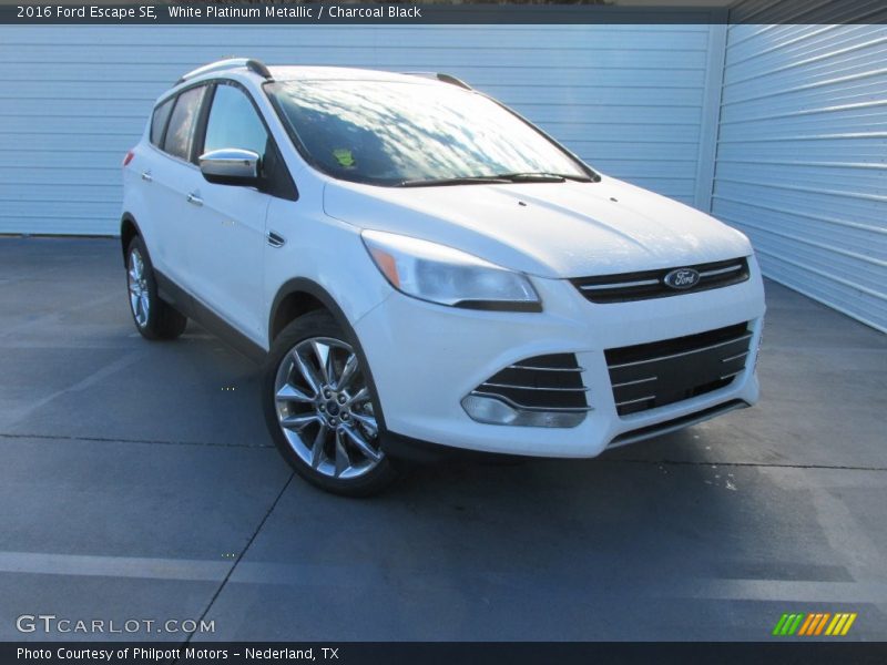 White Platinum Metallic / Charcoal Black 2016 Ford Escape SE