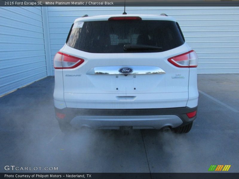 White Platinum Metallic / Charcoal Black 2016 Ford Escape SE