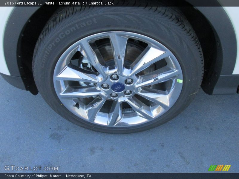 White Platinum Metallic / Charcoal Black 2016 Ford Escape SE