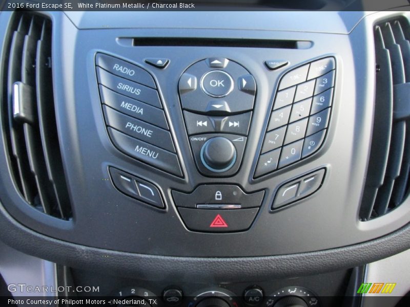 White Platinum Metallic / Charcoal Black 2016 Ford Escape SE
