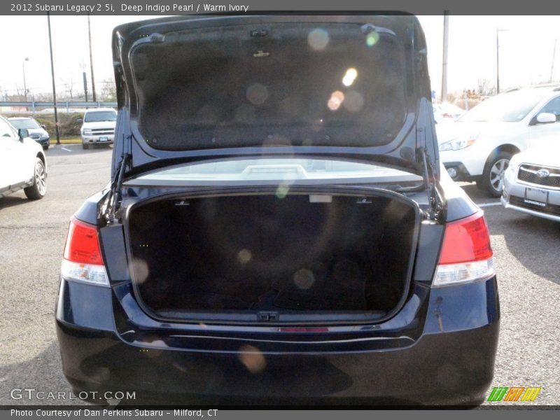 Deep Indigo Pearl / Warm Ivory 2012 Subaru Legacy 2.5i
