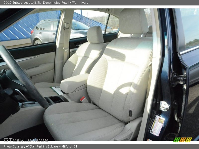 Deep Indigo Pearl / Warm Ivory 2012 Subaru Legacy 2.5i
