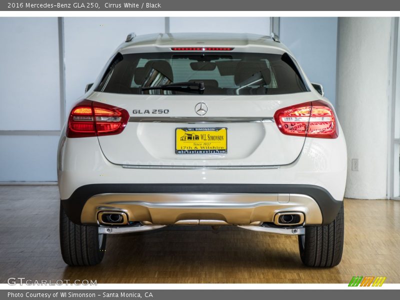 Cirrus White / Black 2016 Mercedes-Benz GLA 250