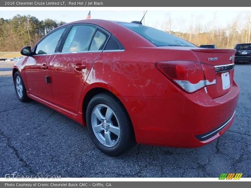 Red Hot / Jet Black 2016 Chevrolet Cruze Limited LT