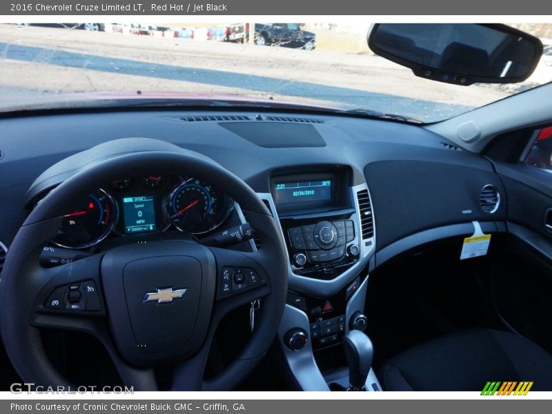 Red Hot / Jet Black 2016 Chevrolet Cruze Limited LT