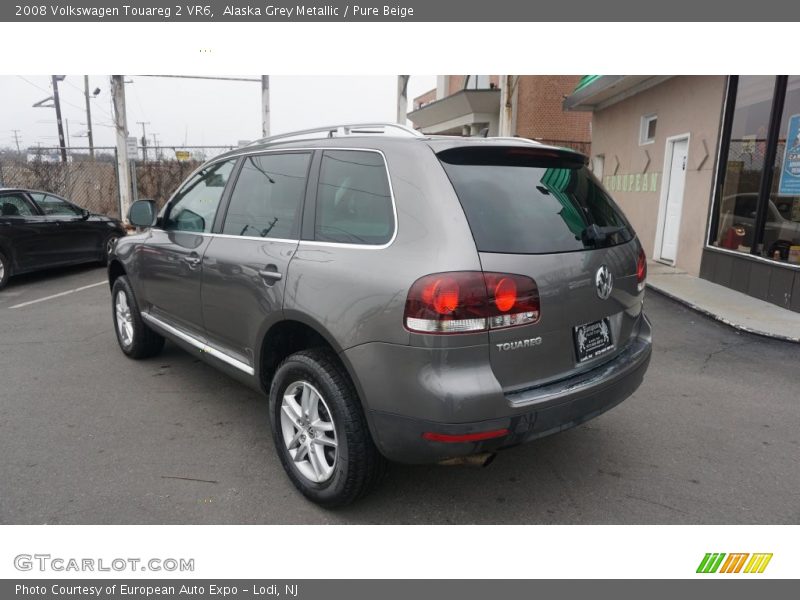 Alaska Grey Metallic / Pure Beige 2008 Volkswagen Touareg 2 VR6
