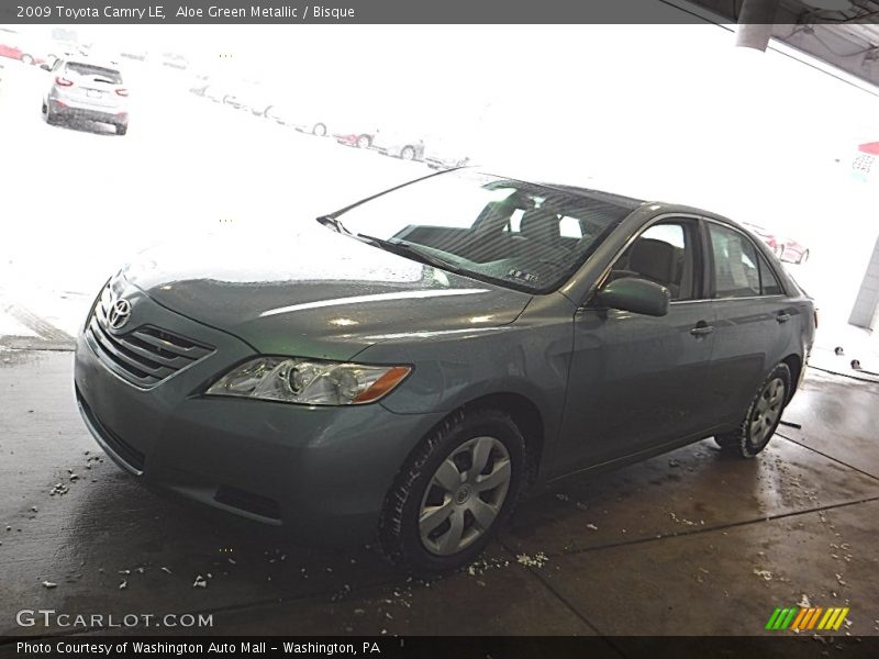 Aloe Green Metallic / Bisque 2009 Toyota Camry LE