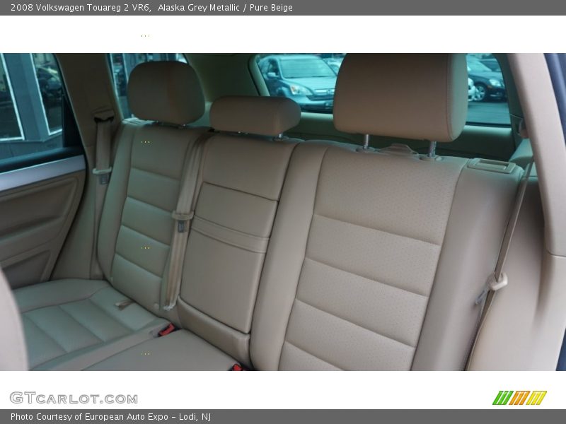 Alaska Grey Metallic / Pure Beige 2008 Volkswagen Touareg 2 VR6