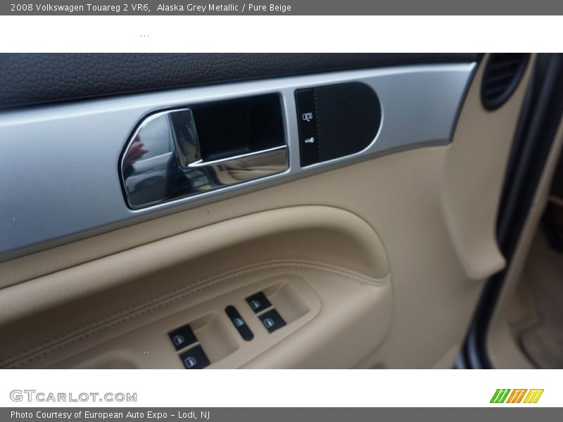 Alaska Grey Metallic / Pure Beige 2008 Volkswagen Touareg 2 VR6