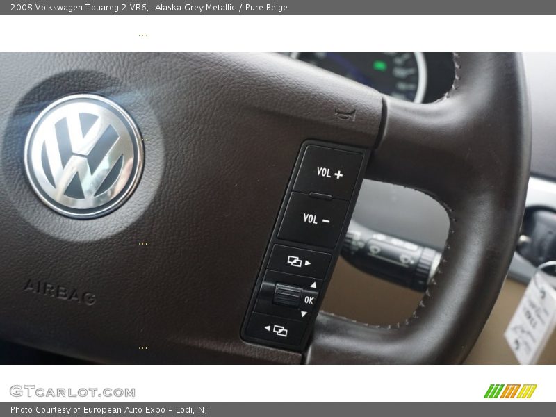 Alaska Grey Metallic / Pure Beige 2008 Volkswagen Touareg 2 VR6