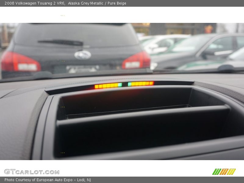 Alaska Grey Metallic / Pure Beige 2008 Volkswagen Touareg 2 VR6
