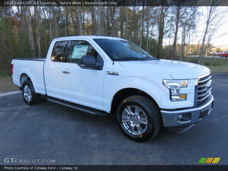 Front 3/4 View of 2016 F150 XLT SuperCab
