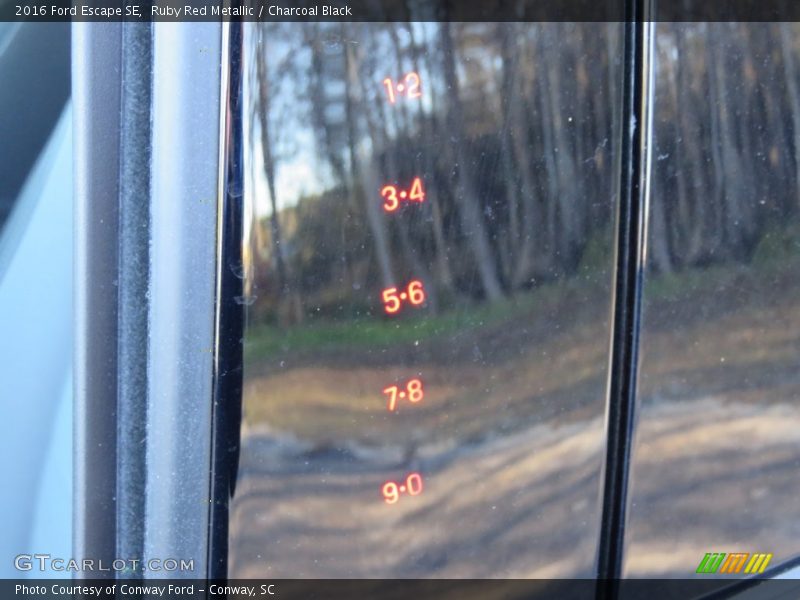 Ruby Red Metallic / Charcoal Black 2016 Ford Escape SE