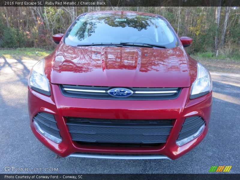 Ruby Red Metallic / Charcoal Black 2016 Ford Escape SE