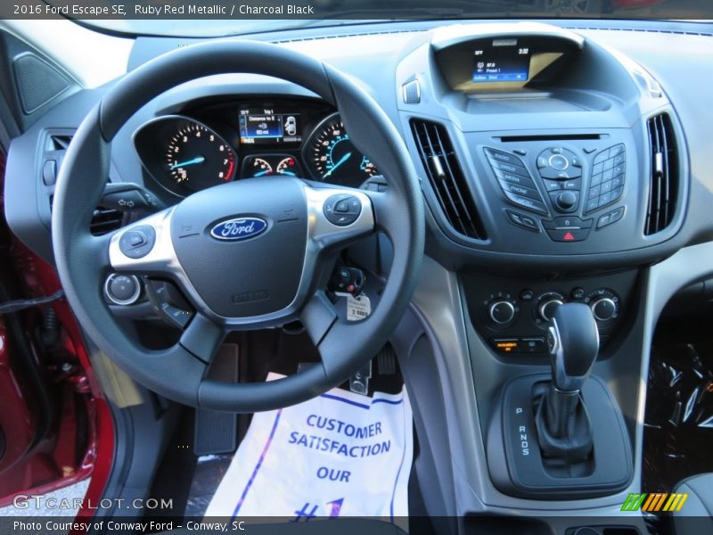 Ruby Red Metallic / Charcoal Black 2016 Ford Escape SE