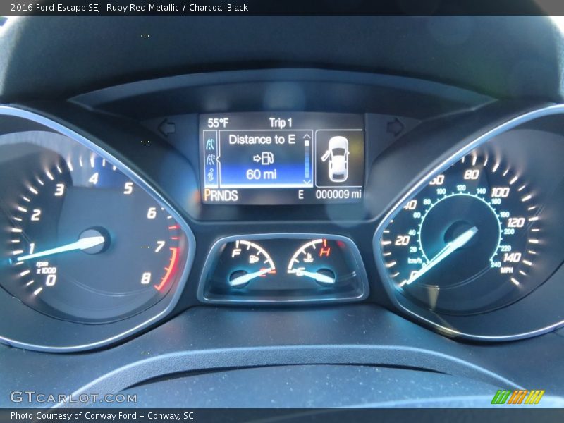 Ruby Red Metallic / Charcoal Black 2016 Ford Escape SE